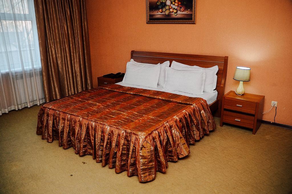 Dostyk Hotel Shymkent Exterior photo