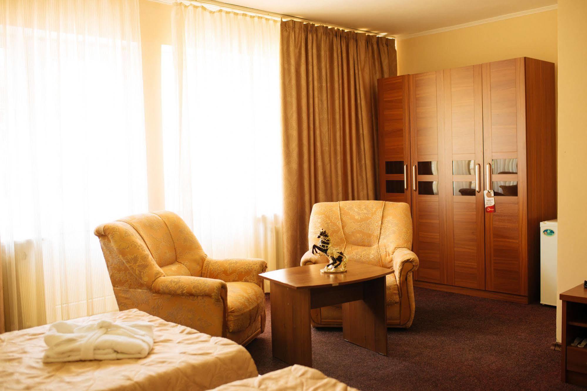 Dostyk Hotel Shymkent Exterior photo